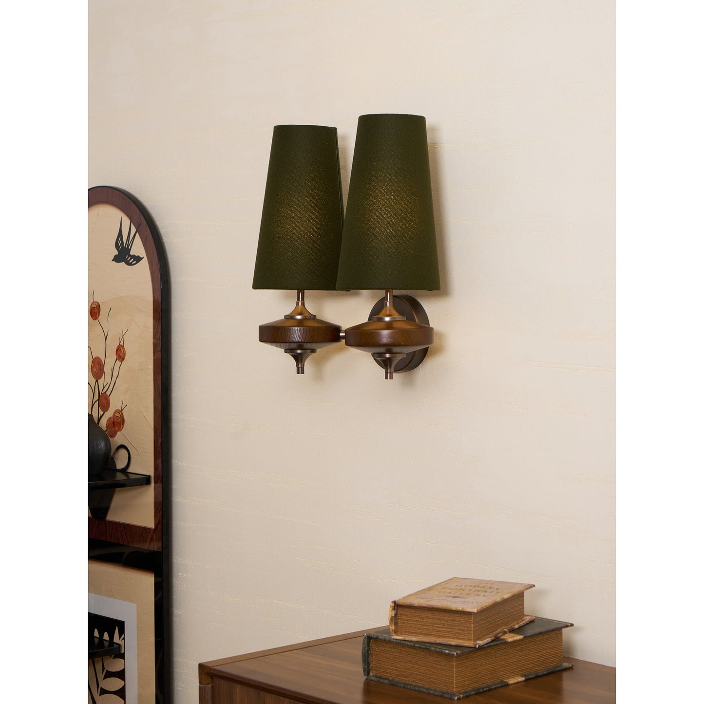 Design Wandlamp Met Houten Details En Stoffen Kap Geïnspireerd Op De Nikau Palm