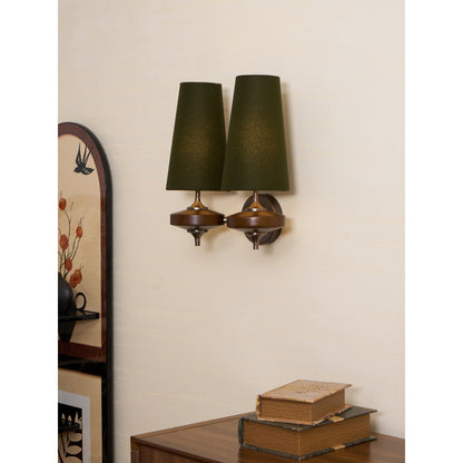 Design Wandlamp Met Houten Details En Stoffen Kap Geïnspireerd Op De Nikau Palm