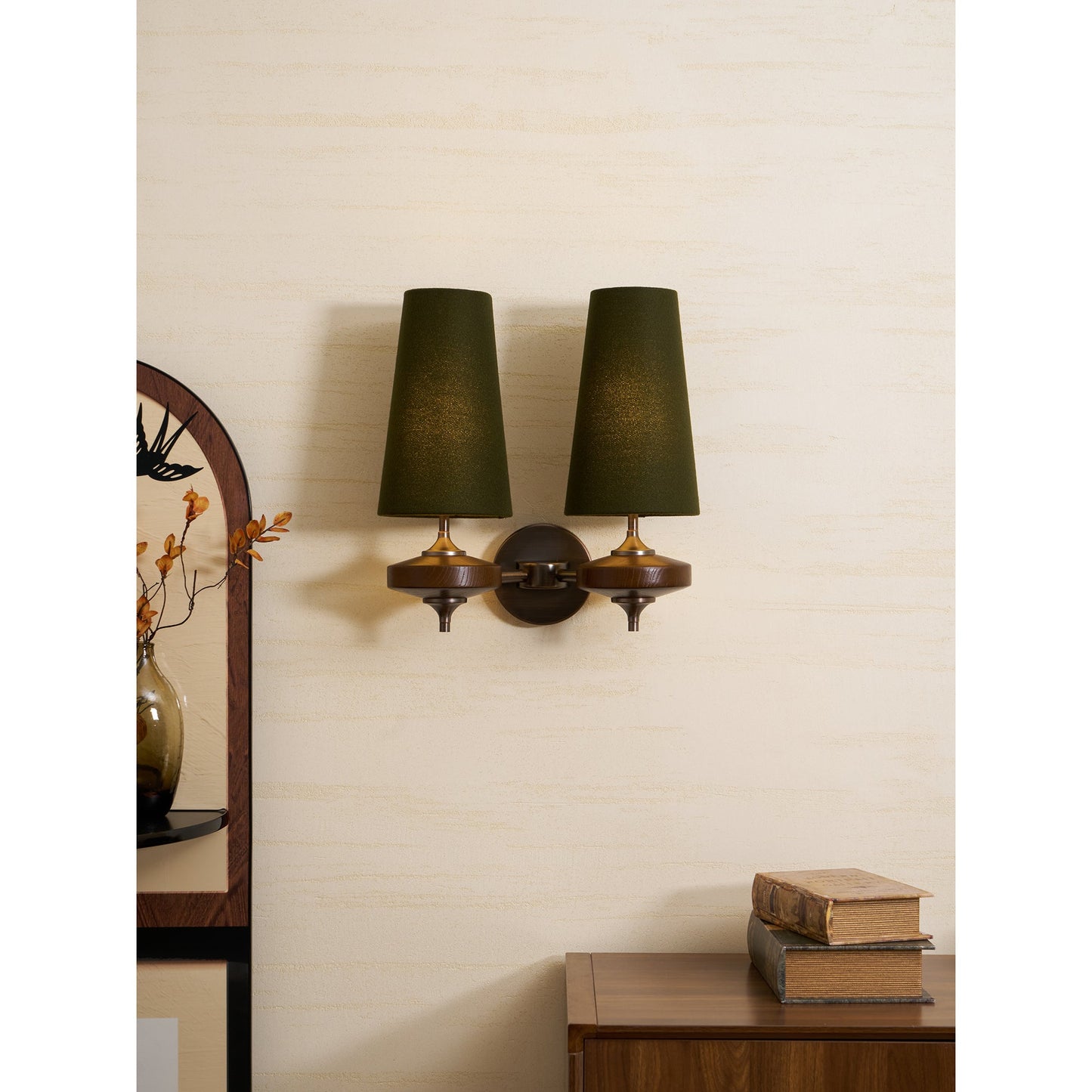 Design Wandlamp Met Houten Details En Stoffen Kap Geïnspireerd Op De Nikau Palm