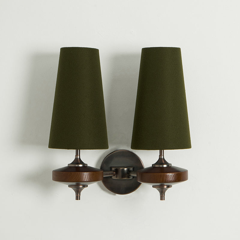 Design Wandlamp Met Houten Details En Stoffen Kap Geïnspireerd Op De Nikau Palm
