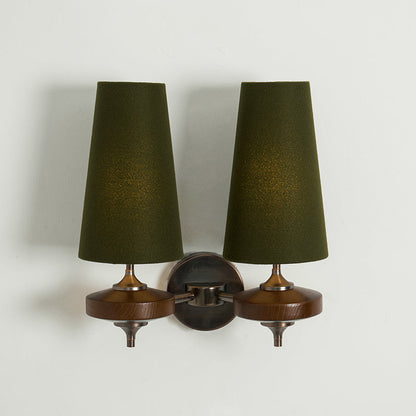Design Wandlamp Met Houten Details En Stoffen Kap Geïnspireerd Op De Nikau Palm