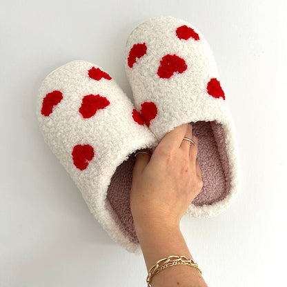 Pluche Pantoffels met Hartjesmotief - Warme Zachte Slippers voor Binnen - Gezellige Huisschoenen met Antislip Zool - Comfortabele Damesslippers Winter