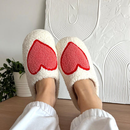Pluche Pantoffels met Hartjesmotief - Warme Zachte Slippers voor Binnen - Gezellige Huisschoenen met Antislip Zool - Comfortabele Damesslippers Winter