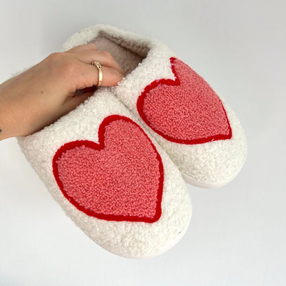 Pluche Pantoffels met Hartjesmotief - Warme Zachte Slippers voor Binnen - Gezellige Huisschoenen met Antislip Zool - Comfortabele Damesslippers Winter