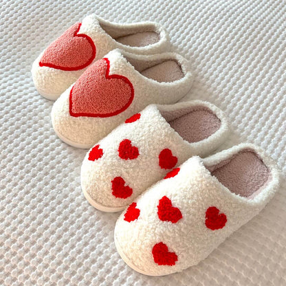 Pluche Pantoffels met Hartjesmotief - Warme Zachte Slippers voor Binnen - Gezellige Huisschoenen met Antislip Zool - Comfortabele Damesslippers Winter
