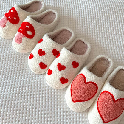 Pluche Pantoffels met Hartjesmotief - Warme Zachte Slippers voor Binnen - Gezellige Huisschoenen met Antislip Zool - Comfortabele Damesslippers Winter