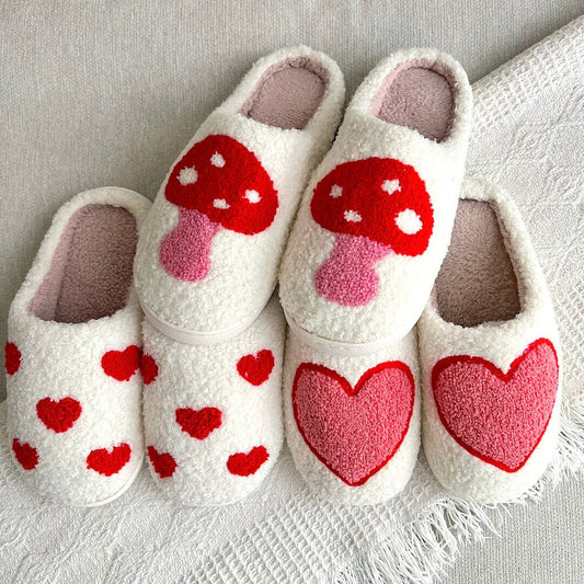 Pluche Pantoffels met Hartjesmotief - Warme Zachte Slippers voor Binnen - Gezellige Huisschoenen met Antislip Zool - Comfortabele Damesslippers Winter