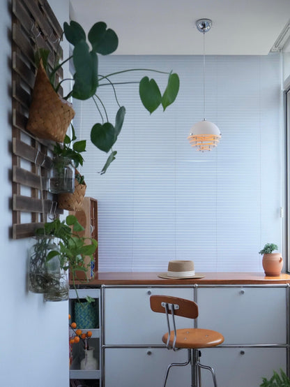 Stijlvolle Hanglamp Bauhaus Design Oranje-Wit Sfeerverlichting voor Moderne Interieurs