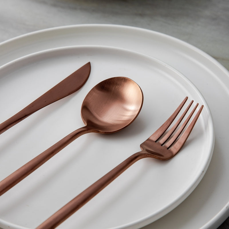 Minimalistisch Bestekset Titanium-Coating 18/10 Roestvrij Staal Premium Servies Modern Tafelgerei Luxe Eetgerei Chique Tafelstyling Elegant Cutlery Set 4 tot 16 Personen