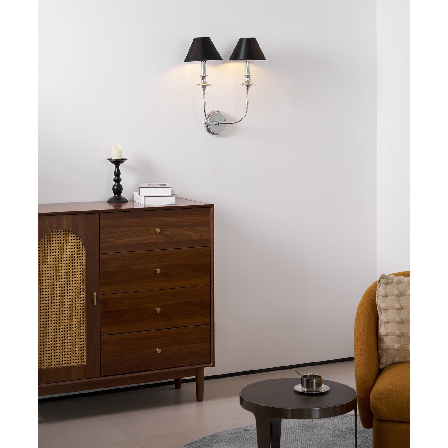 Moderne Wandlamp met Zwarte Stoffen Kap in Messing, Nikkel of Zwart – 1 of 2 Lichtpunten Design Verlichting