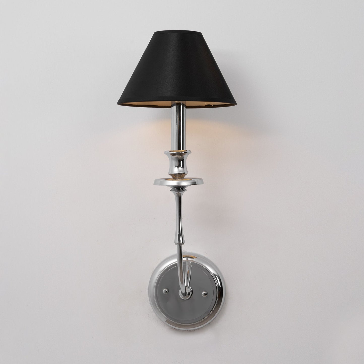 Moderne Wandlamp met Zwarte Stoffen Kap in Messing, Nikkel of Zwart – 1 of 2 Lichtpunten Design Verlichting