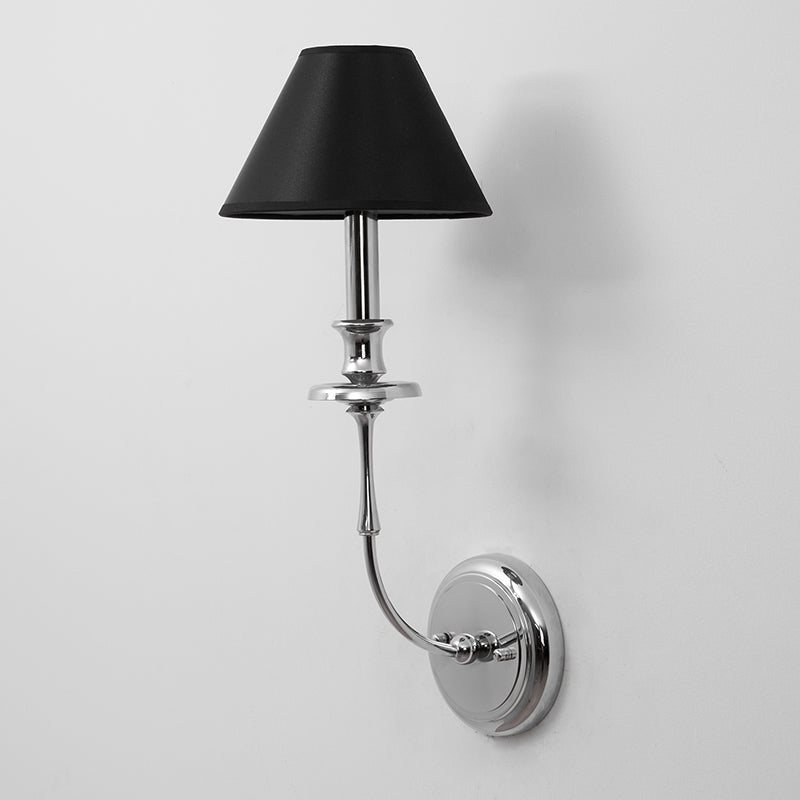Moderne Wandlamp met Zwarte Stoffen Kap in Messing, Nikkel of Zwart – 1 of 2 Lichtpunten Design Verlichting