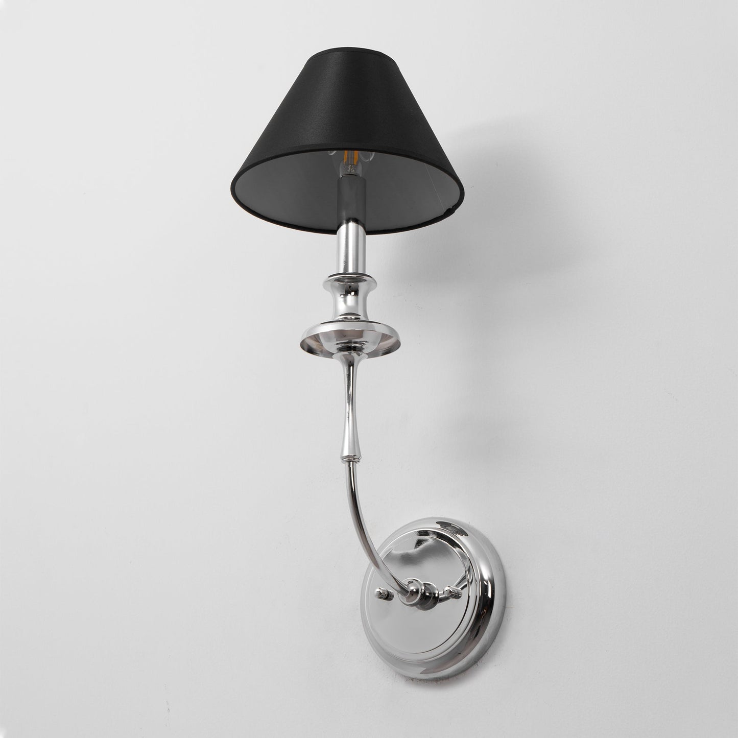 Moderne Wandlamp met Zwarte Stoffen Kap in Messing, Nikkel of Zwart – 1 of 2 Lichtpunten Design Verlichting