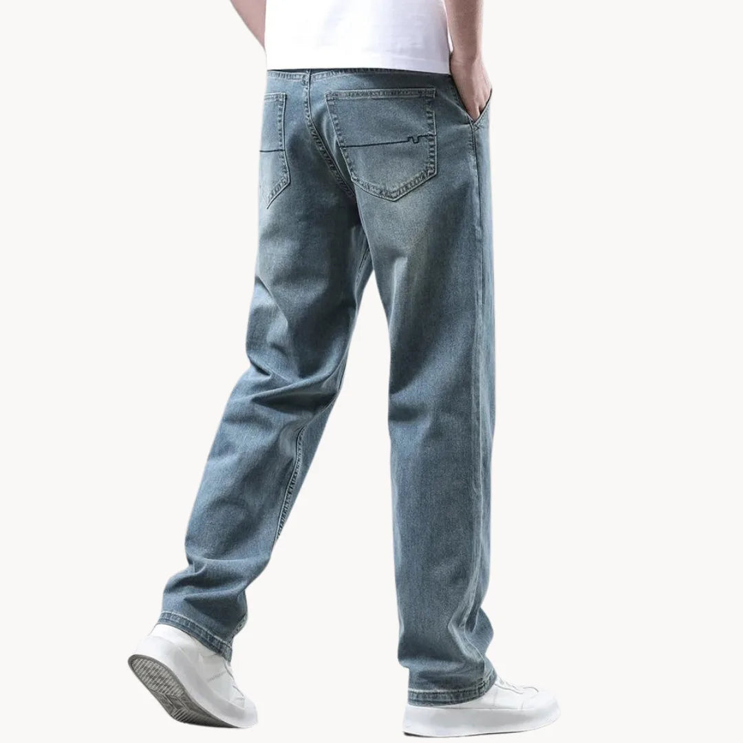 Jeans met rechte pasvorm en zijzakken