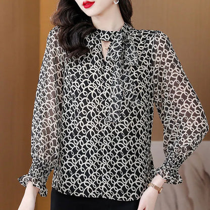 Vrouwelijke Kantoorblouse met Sjaalkraag Elegant