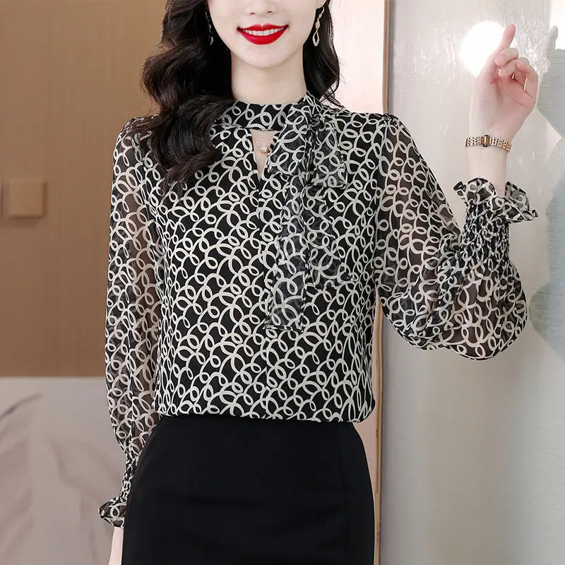 Vrouwelijke Kantoorblouse met Sjaalkraag Elegant