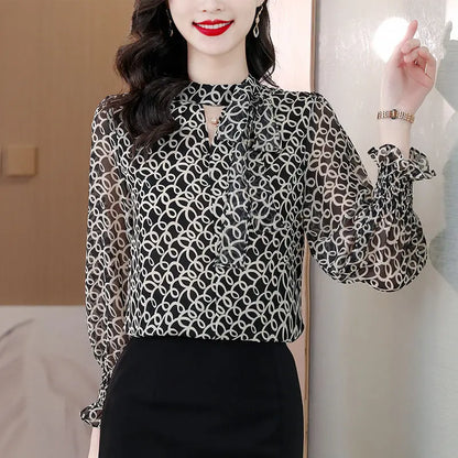 Vrouwelijke Kantoorblouse met Sjaalkraag Elegant