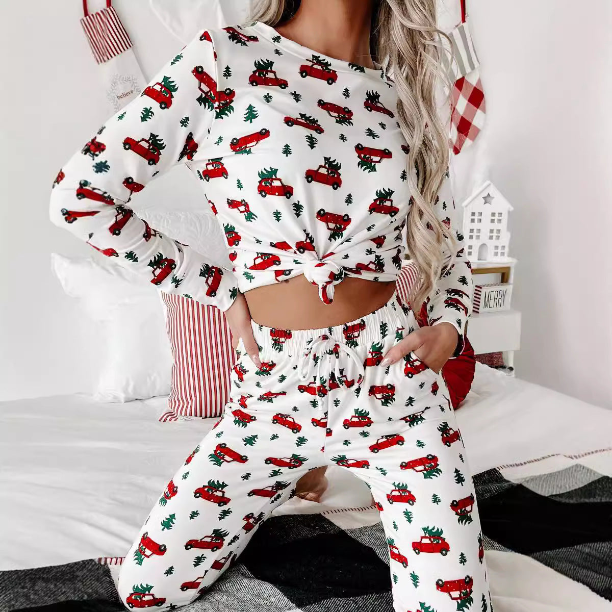 Katia | Dames Pyjama Set - Feestelijk Ontwerp en Comfortabele Pasvorm 2