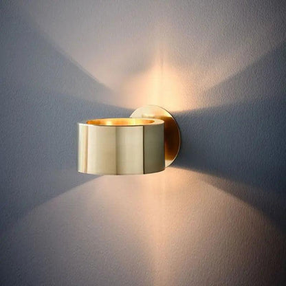 Moderne Wandlamp met Verstelbare Kap – Stijlvolle Verlichting voor Woonkamer & Slaapkamer