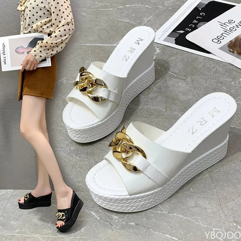 Slippers Met Hoge Hak en Ketting Detail