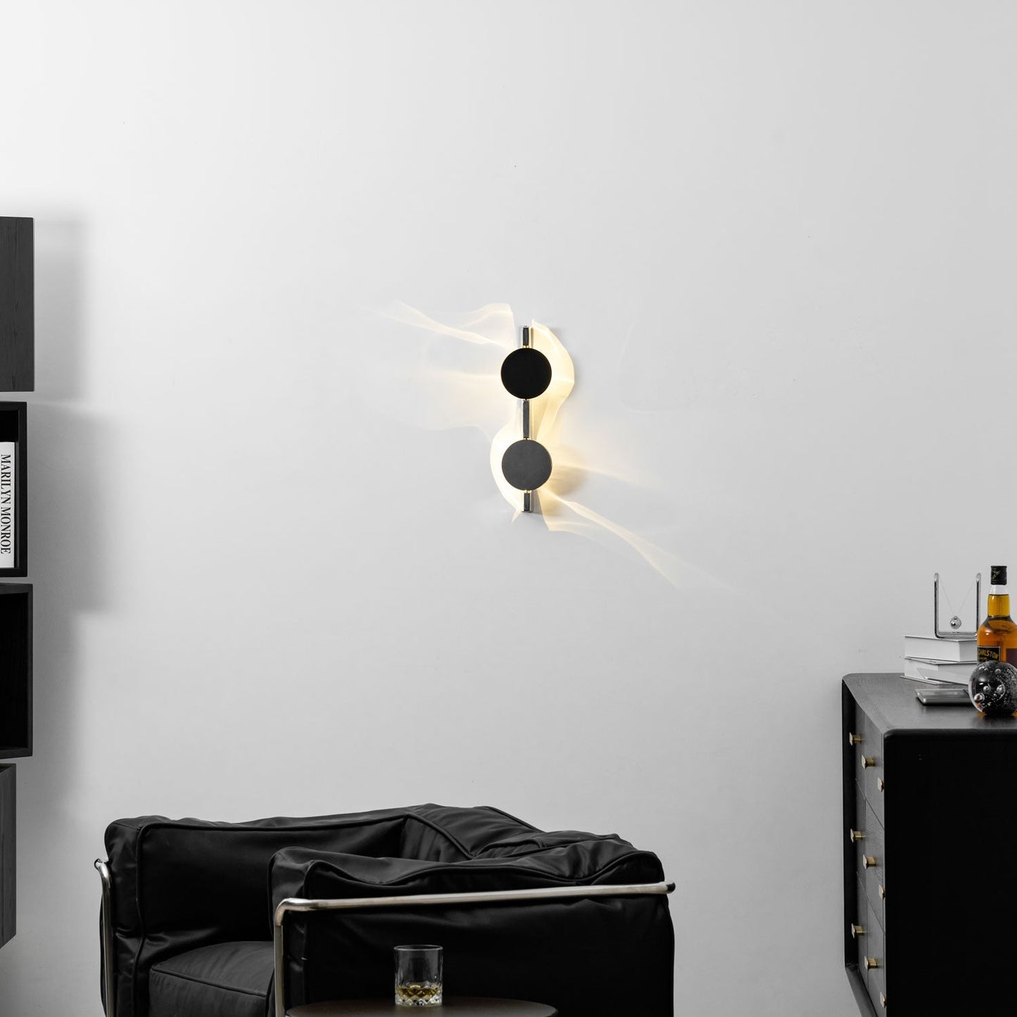 Kinetic Shadow Wandlamp Sculptuur met Verchroomde Schaduwprojectie