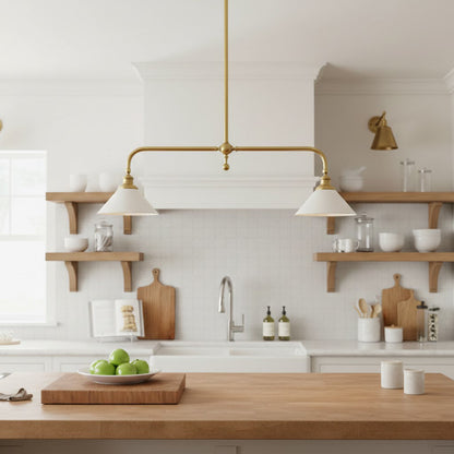 Luxe Design Hanglamp Met Witte Glazen Kappen Voor Eettafel En Keukeneiland In Messing Afwerking