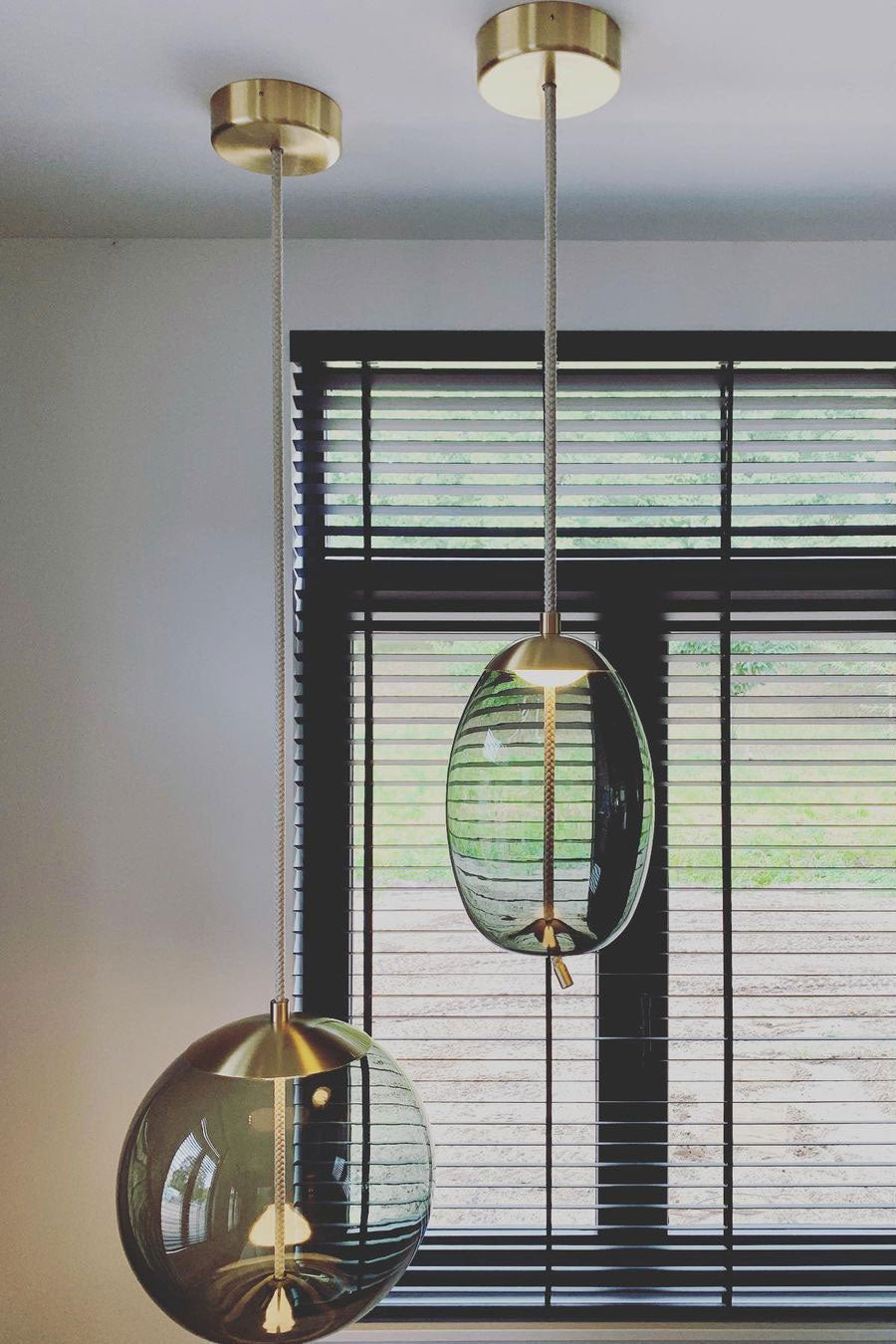Handgeblazen Glazen Hanglamp Modern Design – Glas en Metaal – Instelbare Kabel 150cm – Geïntegreerde LED – 4 Modellen & Kleuropties