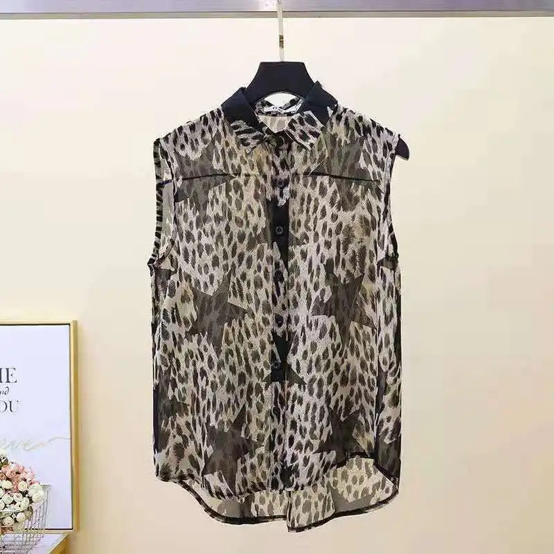 Vrouwelijke Zomer Blouse Polo Neck Licht en Vrouwelijk