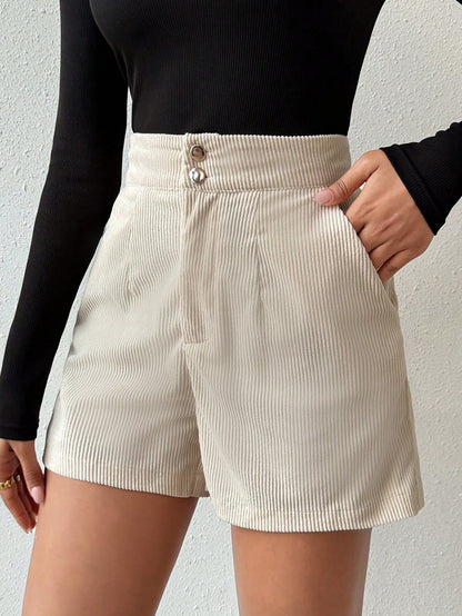 Korte broek met visgraatmotief en hoge taille