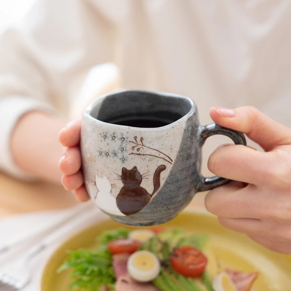 Handgeschilderde Japanse Kutani Keramiek Mok met Katten | Artisanale Theemok 8cm