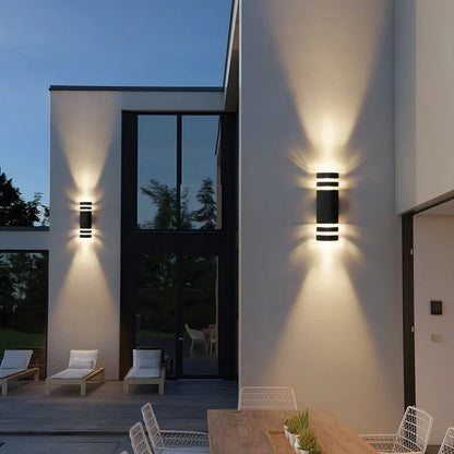 Buitenwandlamp Zwart Moderne LED-Verlichting Warm Wit 2-Weg Lichtuitstraling voor Gevel en Entree IP65 Weerbestendig Aluminium