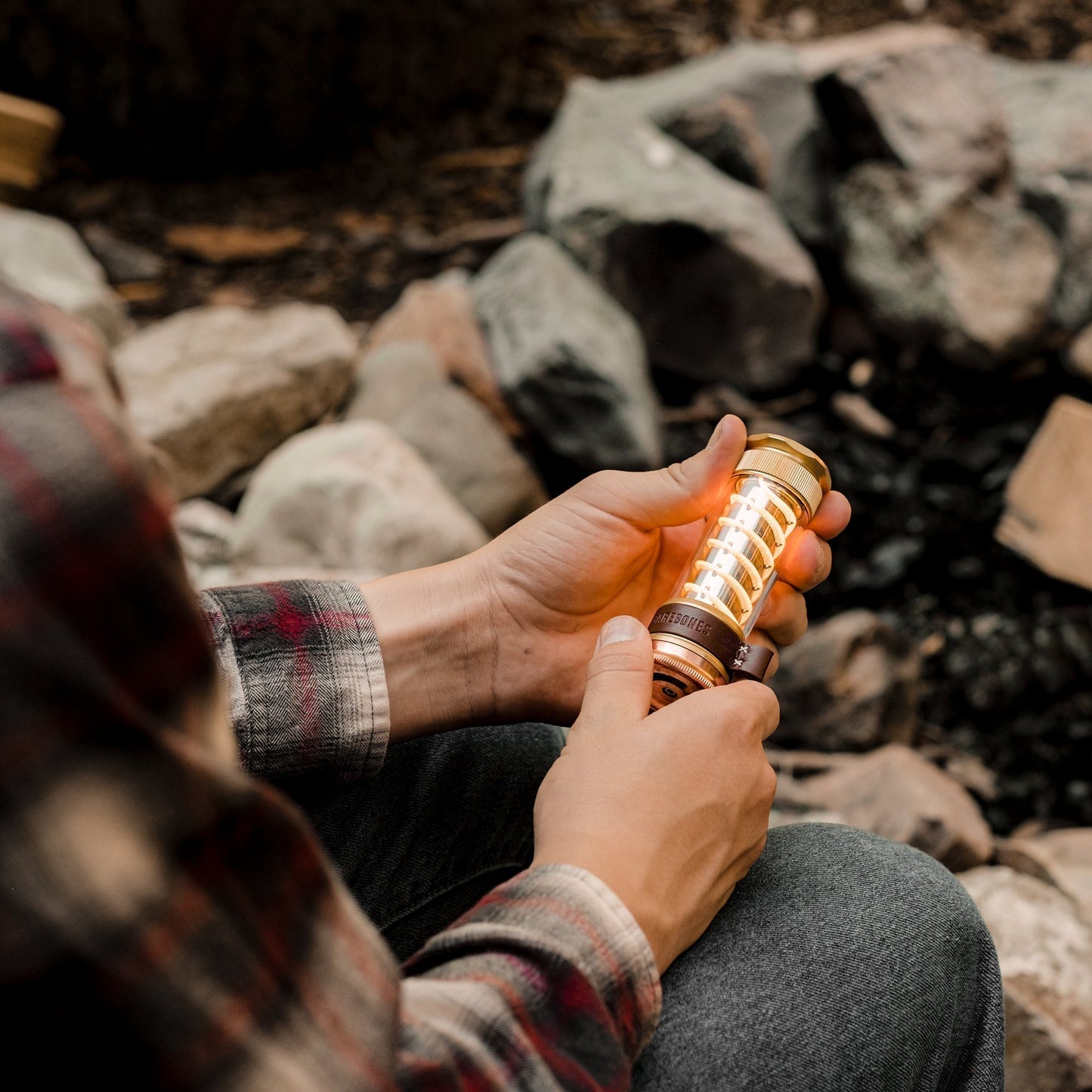 Multifunctionele LED-Lantaarn met USB-C-Oplading en 7 Lichtmodi – Compacte Campinglamp en Zaklamp in Één – Oplaadbaar – Met Draagkoord – Ideaal voor Outdoor, Kamperen en Noodgevallen