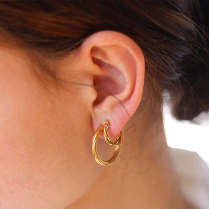Kleine Oorringen Elegante Twist Design Zilver