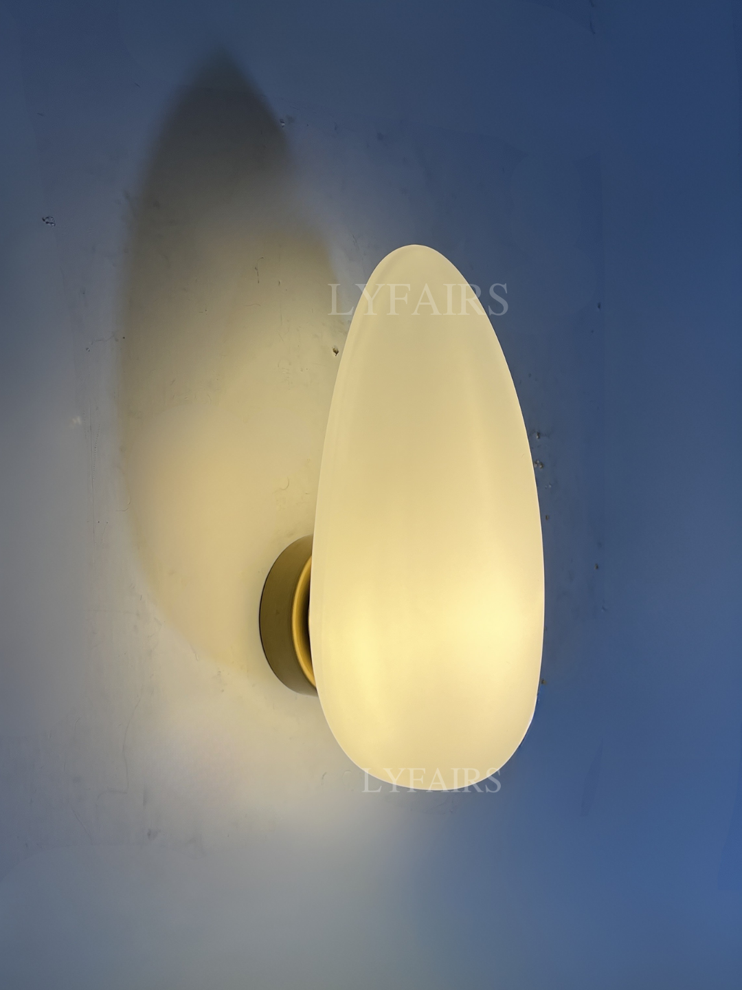 Moderne Glazen Wandlamp met Sfeervolle Ovale Kap – Stijlvolle Minimalistische Verlichting voor Hal Slaapkamer Woonkamer