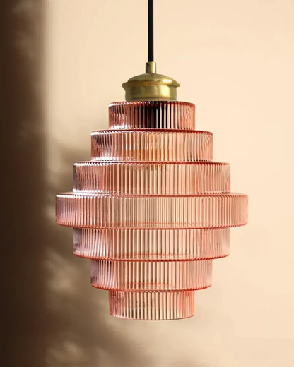 Moderne trapsgewijze glazen hanglamp met gouden detail voor eetkamer en woonkamer – luxe design verlichting