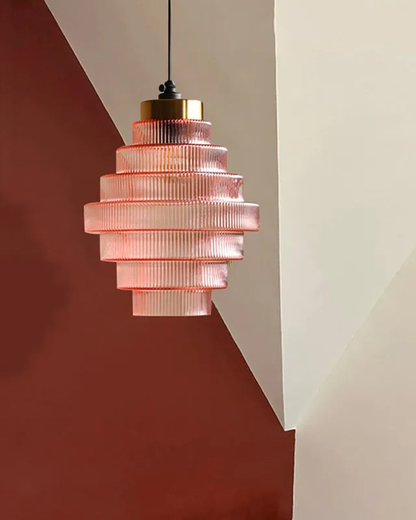 Moderne trapsgewijze glazen hanglamp met gouden detail voor eetkamer en woonkamer – luxe design verlichting