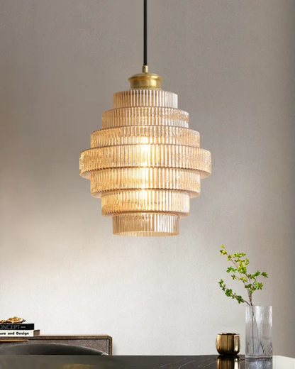 Moderne trapsgewijze glazen hanglamp met gouden detail voor eetkamer en woonkamer – luxe design verlichting