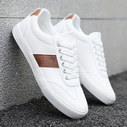 Lage sneakers met vetersluiting en suède accent