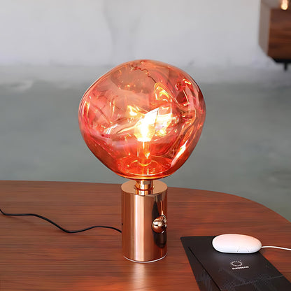 Tafellampe met Gesmolten Lava Textuur in Goud, Roségoud of Zilver