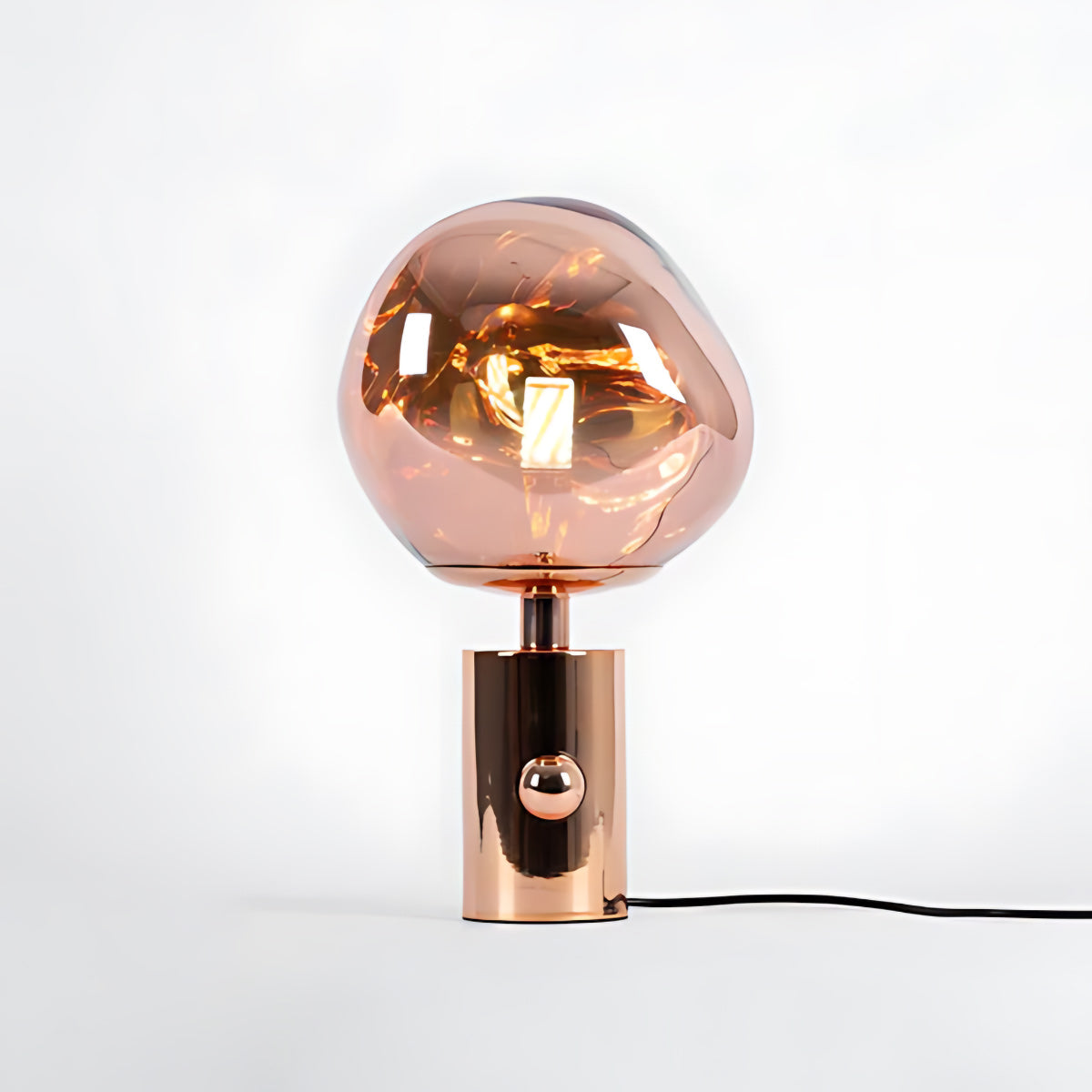 Tafellampe met Gesmolten Lava Textuur in Goud, Roségoud of Zilver