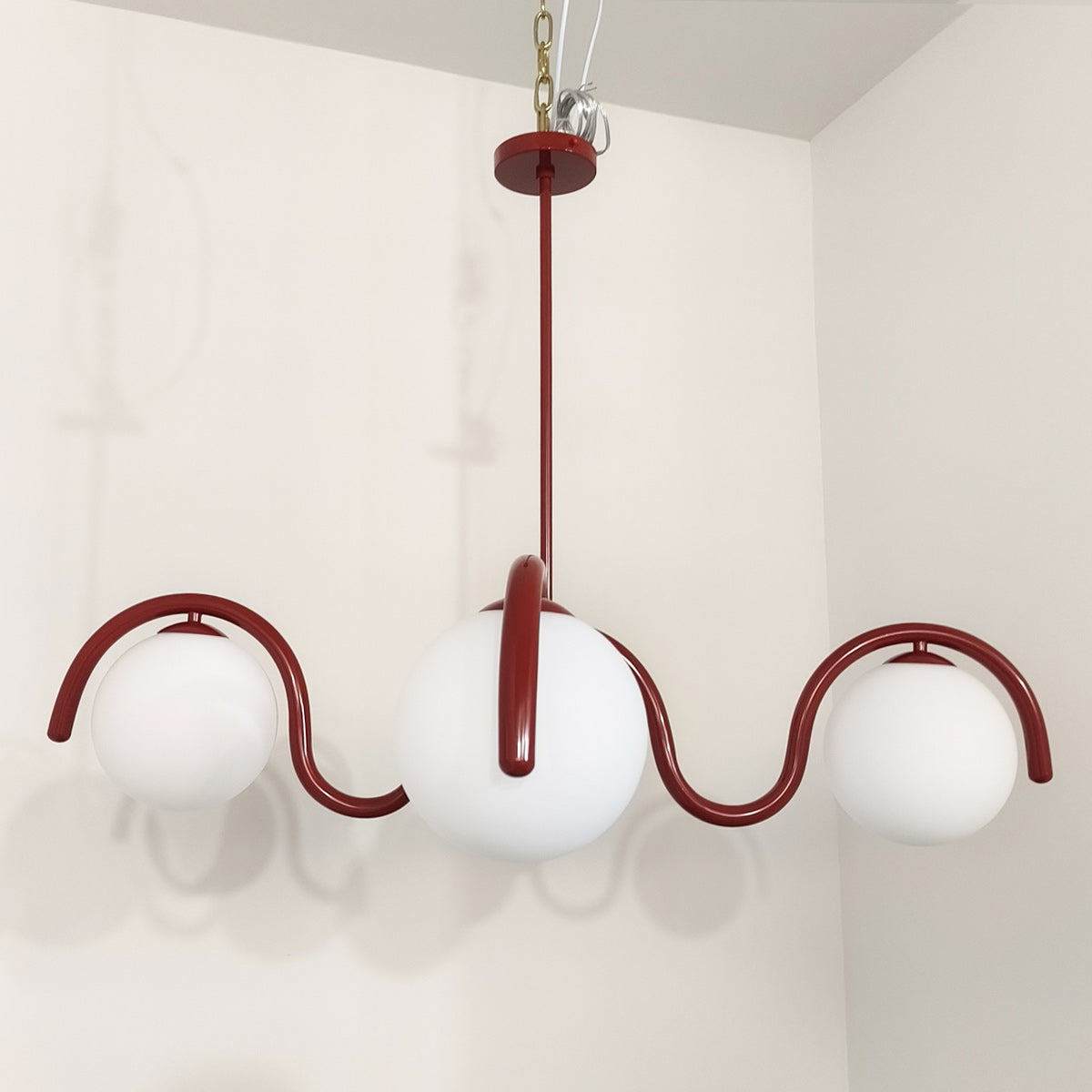 Moderne Kroonluchter met Messing en Glas – Artistieke Verlichting voor Eetkamer en Woonkamer