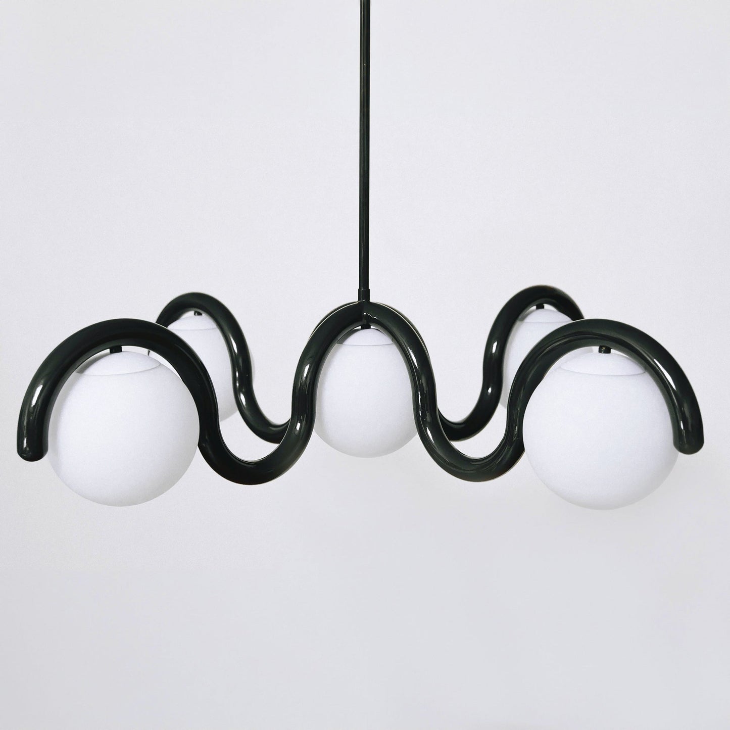 Moderne Kroonluchter met Messing en Glas – Artistieke Verlichting voor Eetkamer en Woonkamer