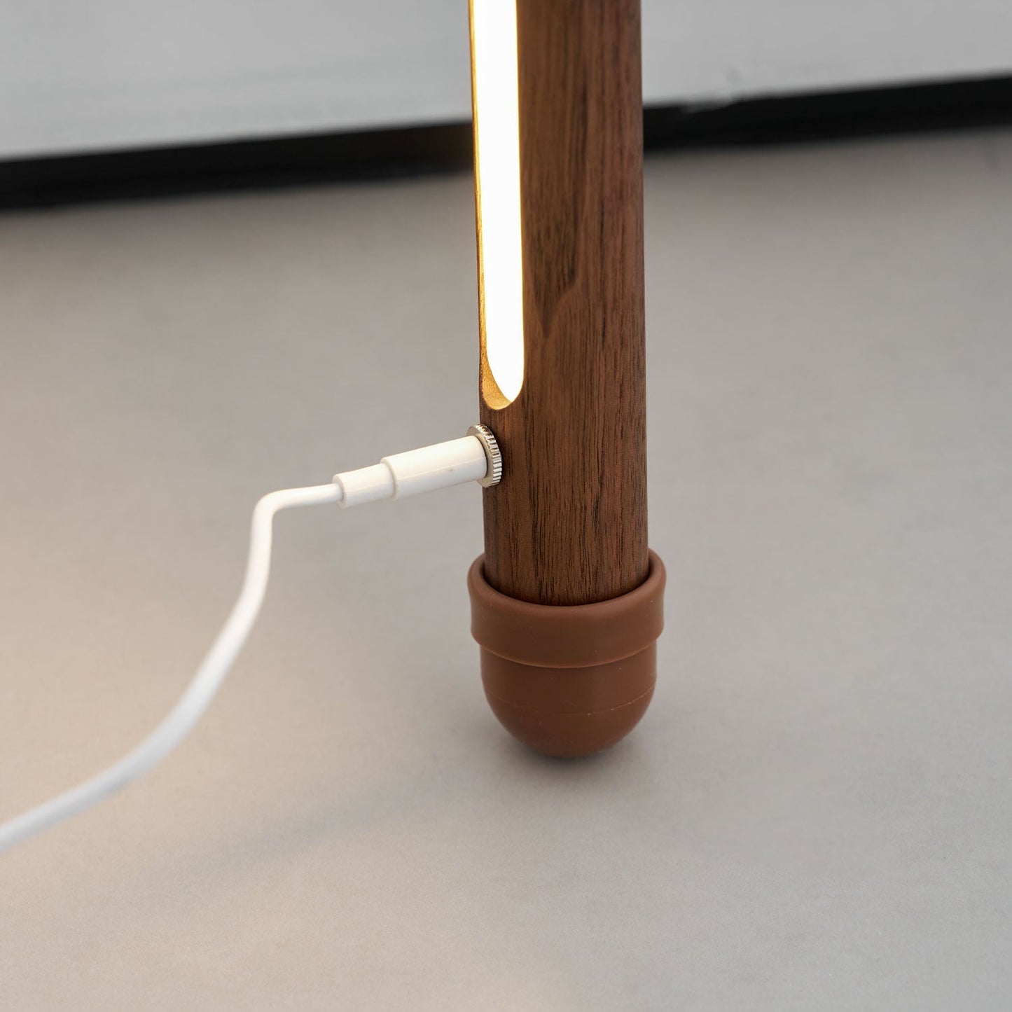 Scandinavische Vloerlamp Hout & Acryl met Geïntegreerde LED Staaflamp 135cm