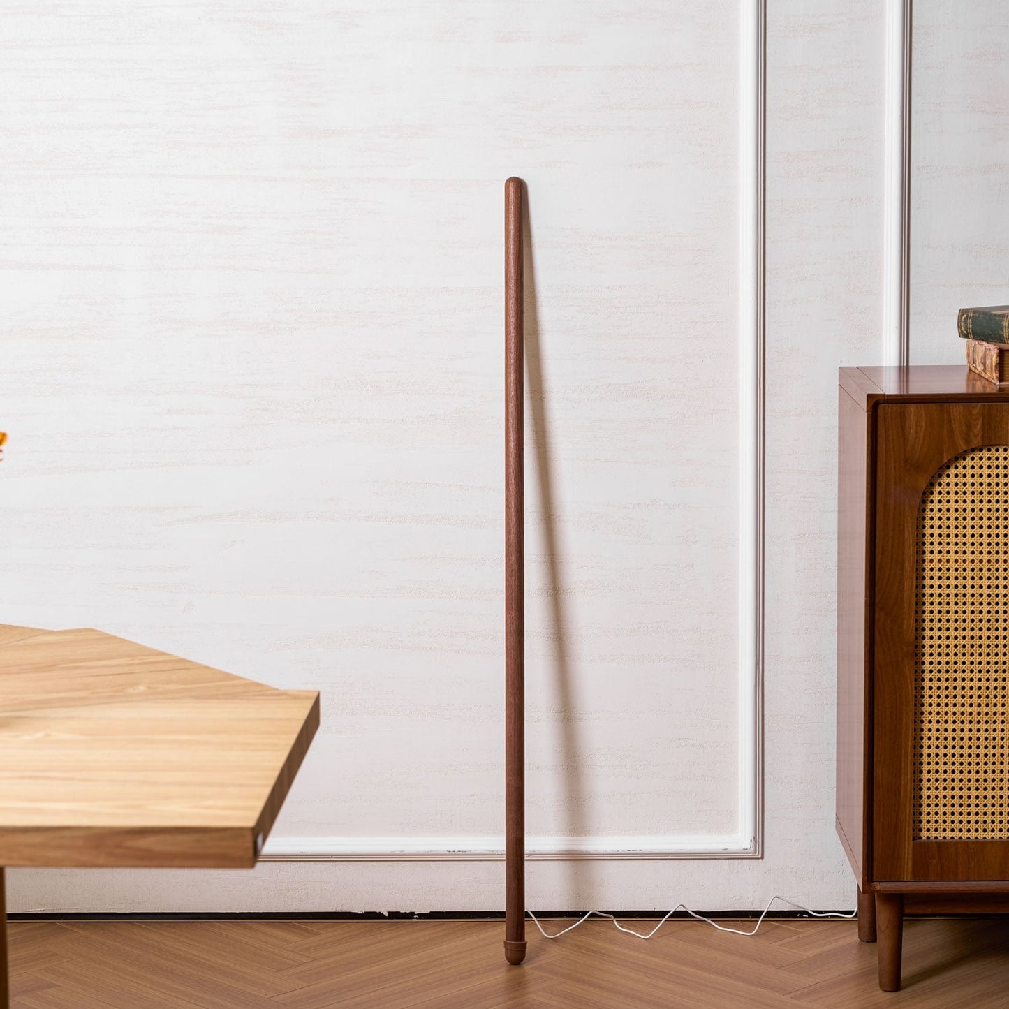 Scandinavische Vloerlamp Hout & Acryl met Geïntegreerde LED Staaflamp 135cm