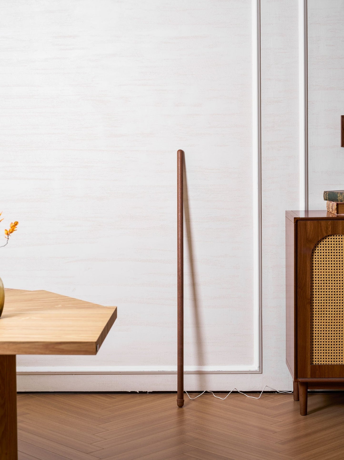 Scandinavische Vloerlamp Hout & Acryl met Geïntegreerde LED Staaflamp 135cm