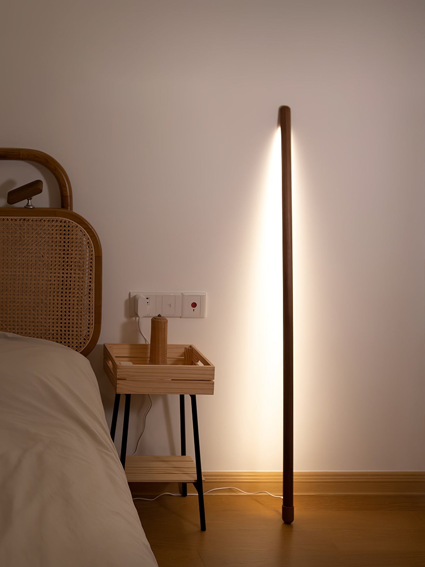 Scandinavische Vloerlamp Hout & Acryl met Geïntegreerde LED Staaflamp 135cm