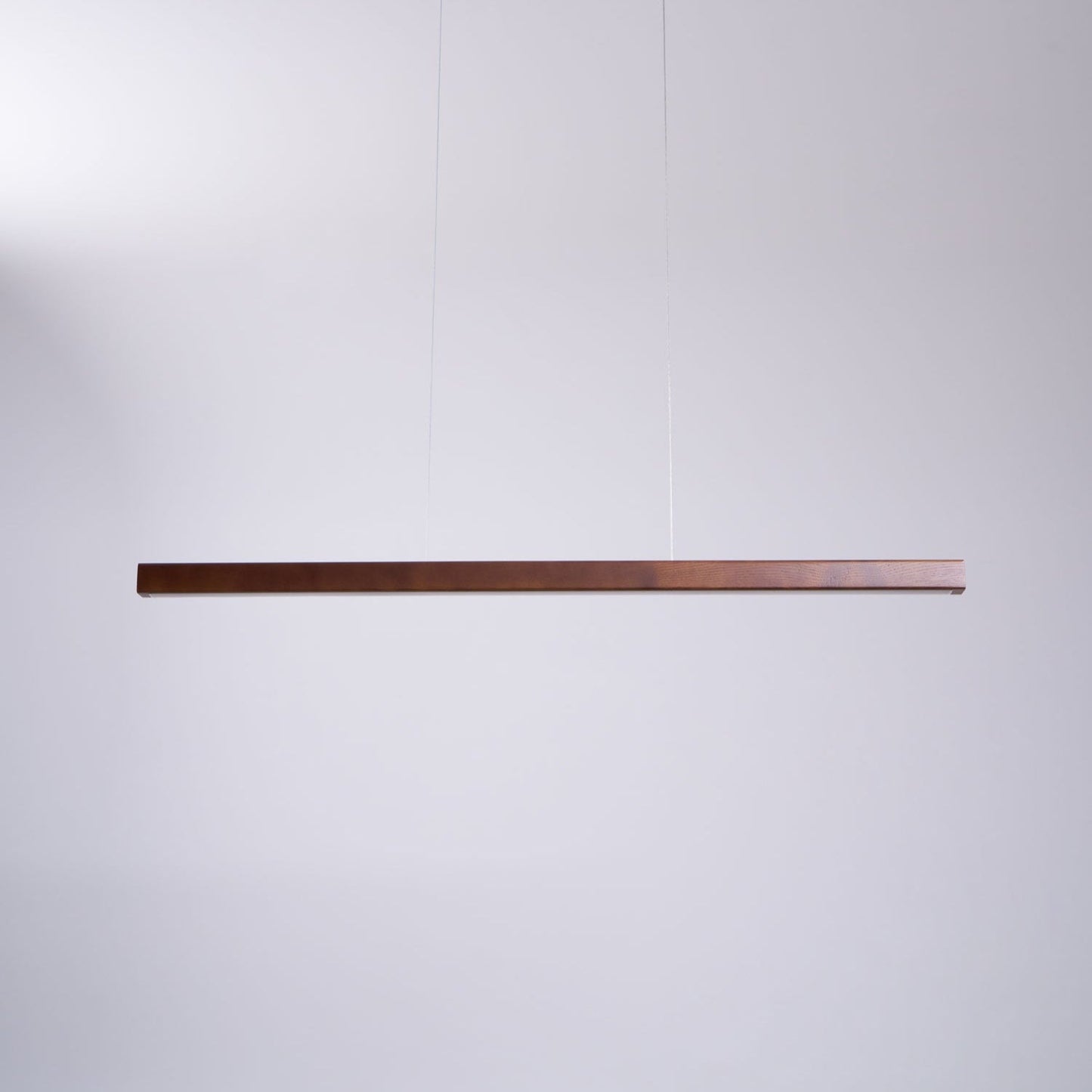 Lineaire Houten Hanglamp — Scandinavische LED Pendel met Verstelbare Hoogte