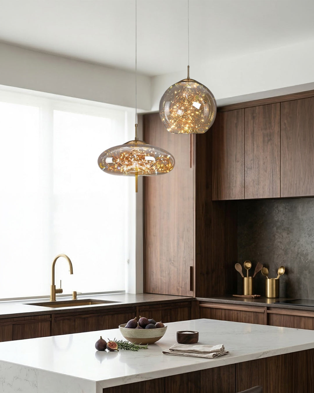 Glazen hanglamp LIV met rookachtige afwerking en warm wit licht – scandinavisch design met handafgewerkt glas – 3 maten beschikbaar