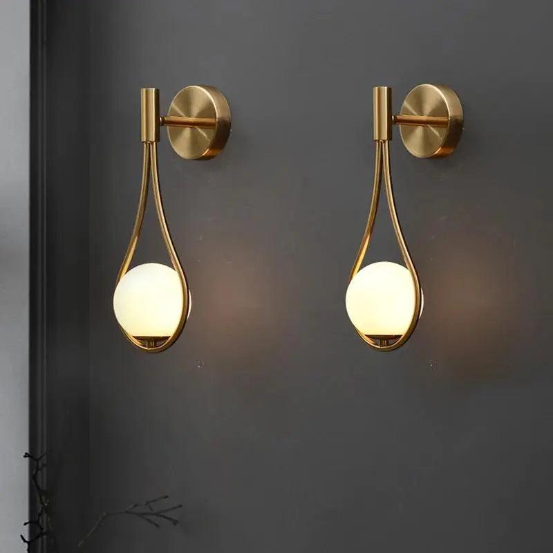 Moderne Wandlamp met Scandinavische Uitstraling - Zwart & Goud - Sfeervol Licht voor Elke Ruimte