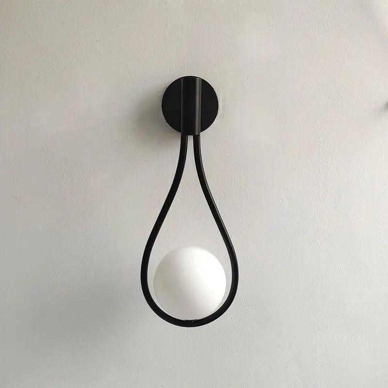Moderne Wandlamp met Scandinavische Uitstraling - Zwart & Goud - Sfeervol Licht voor Elke Ruimte